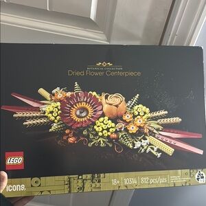 LEGO Botanical Collection Dried Flower Centerpiece